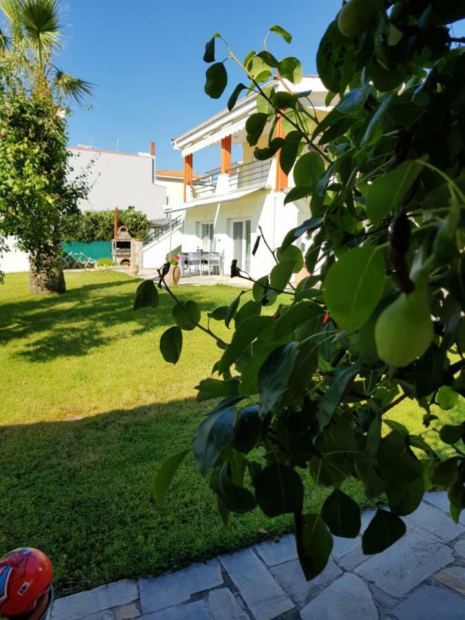 Nautilus Guest House Nea Iraklitsa Bagian luar foto