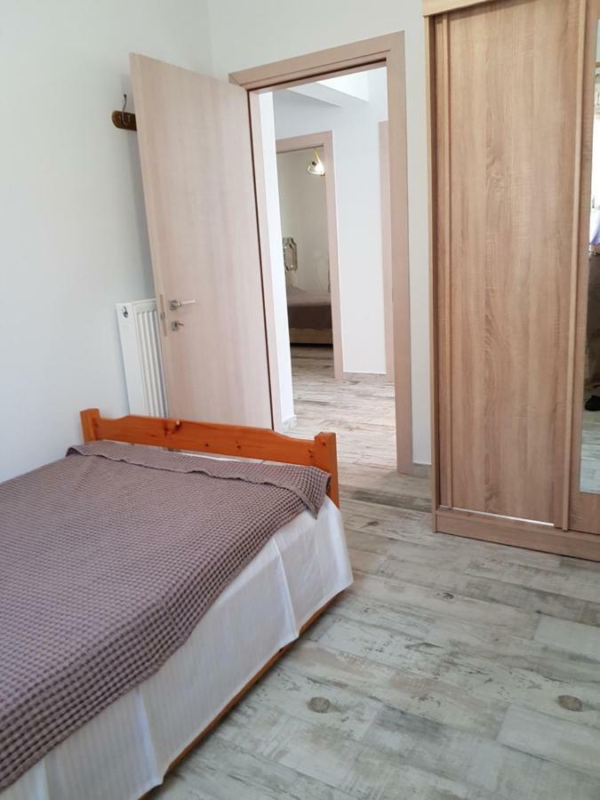 Nautilus Guest House Nea Iraklitsa Bagian luar foto